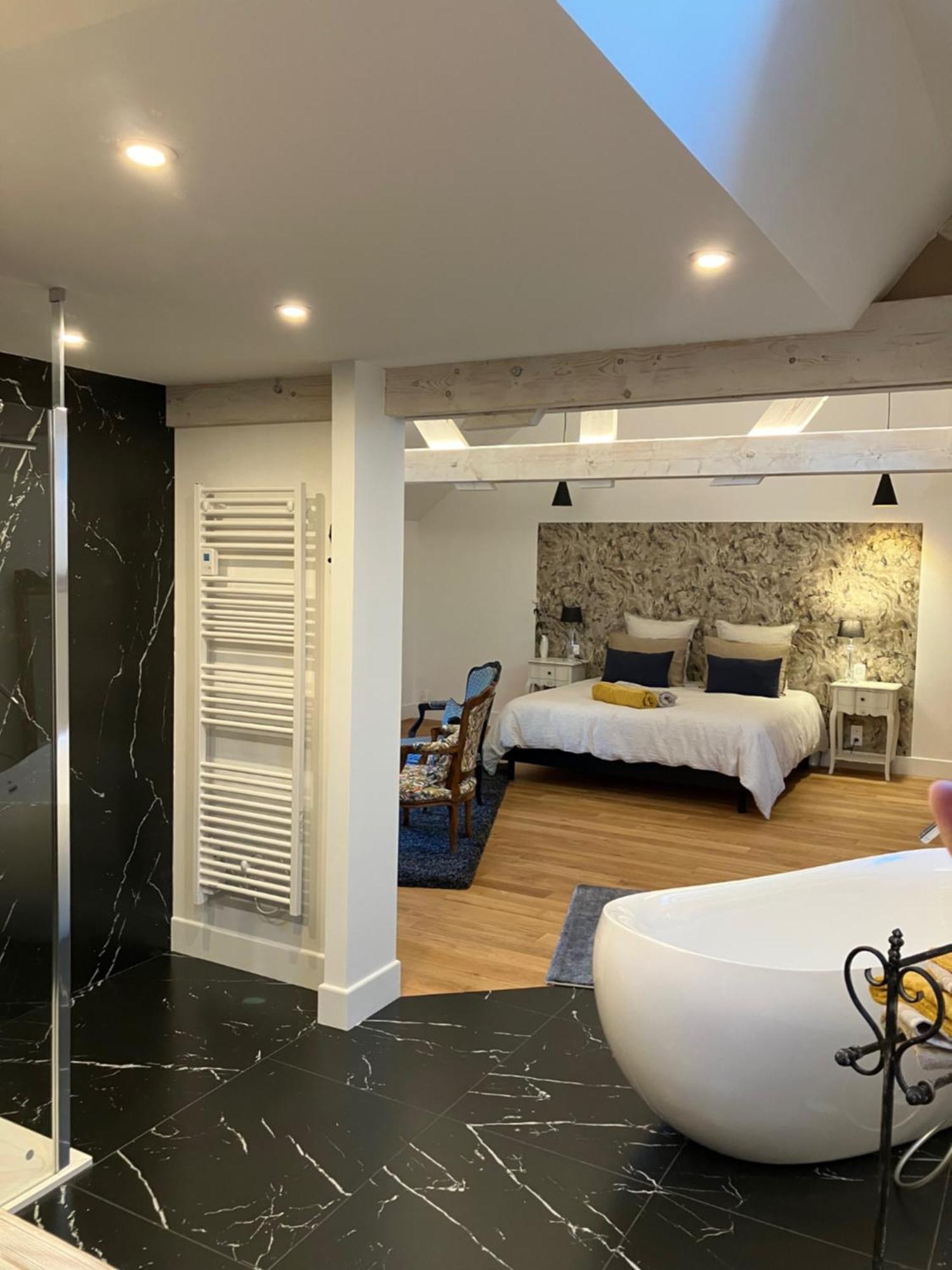 Au Fil De L'Eau Bed & Breakfast Le Vast Eksteriør bilde
